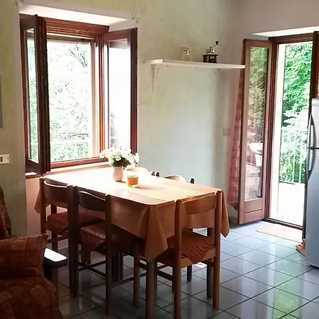 Livo Apartment Trezzone